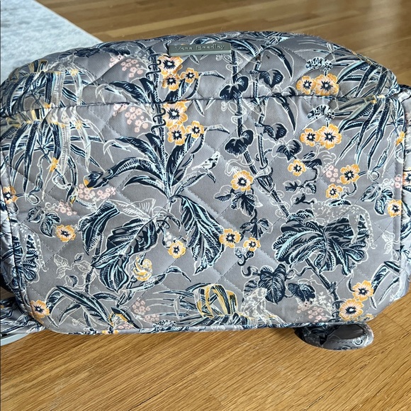Vera Bradley quilted Campus Backpack laptop gray floral - Picture 7 of 10